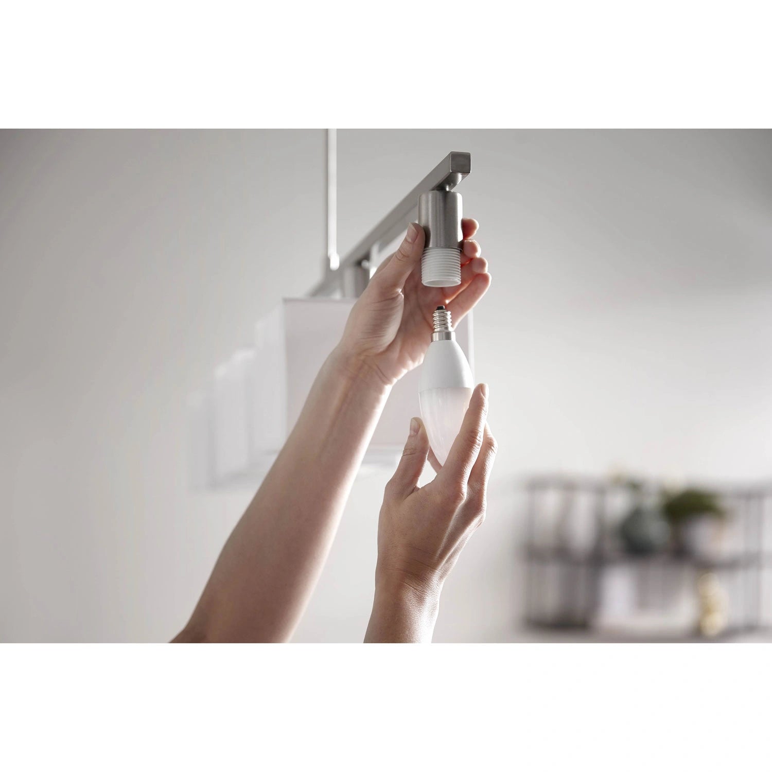White Color Ambiance E14 Kron 470 lm 2-pack