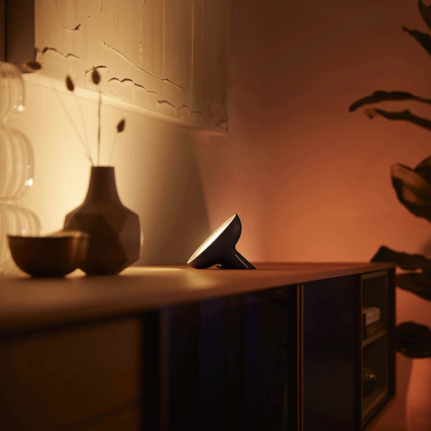Bloom Color Bordslampa Svart