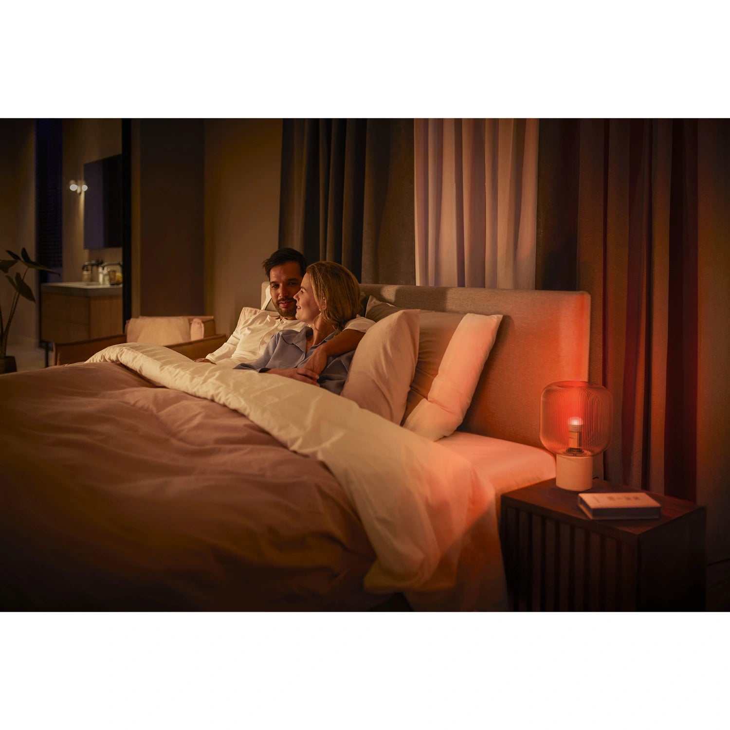 White and Color Ambiance E14 Klot 470 lm 1-pack