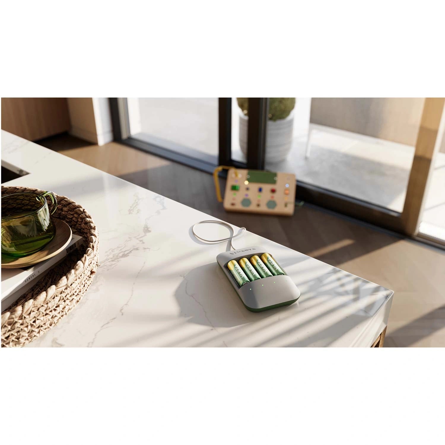 Batteriladdare Eco Charger Pro Recycled inkl. 4x AA 2100 mAh