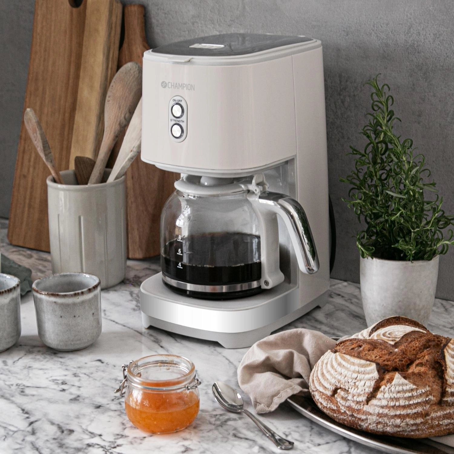 Kaffebryggare 12-koppar/1,5L KB610 Creme White Series
