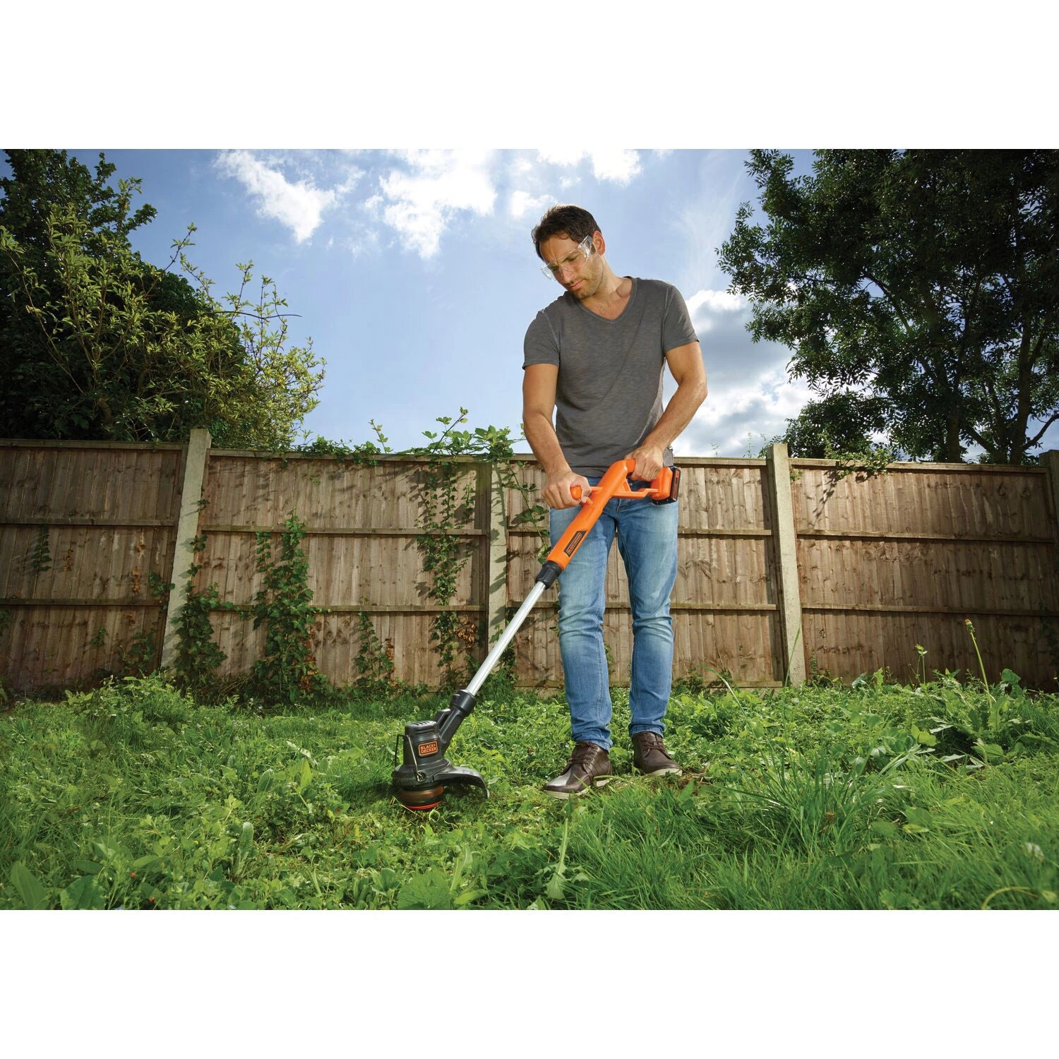 Grästrimmer 18V 25cm 2AH Batteri ingår