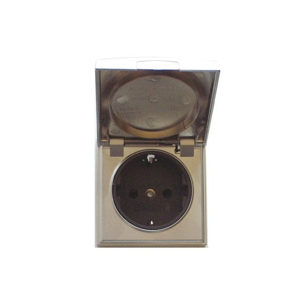 Uttag 230V. Matt krom.