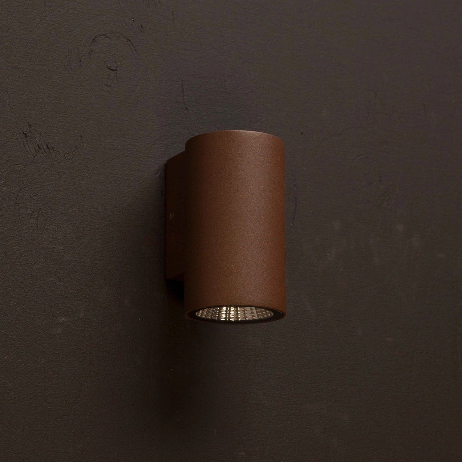 Erik I Väggarmatur LED IP65 3000K 2W 293lm Corten